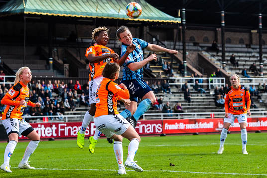 Kristianstads Rita Chikwelu och Djurgårdens Ingibjörg