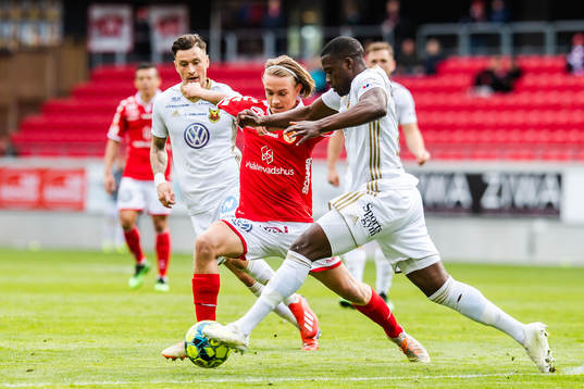 Kalmars Isak Magnusson och Östersunds Isak Ssali