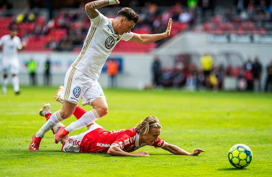 Kalmars Isak Magnusson och Östersunds Jamie Hopcutt