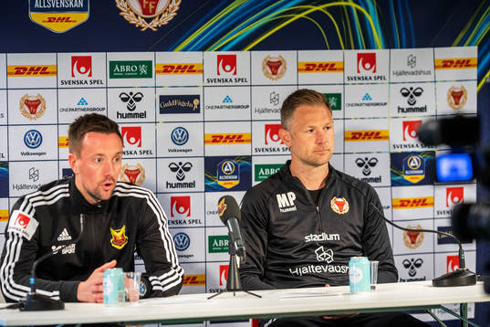 Östersunds tränare Ian Burchnall och Kalmars tränare