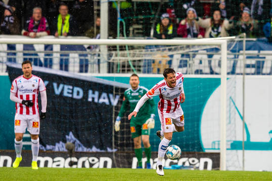 Simen Søraunet Wangberg of Tromsø in pain