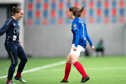 Kine Fløtre and Jenna Dear celebrates