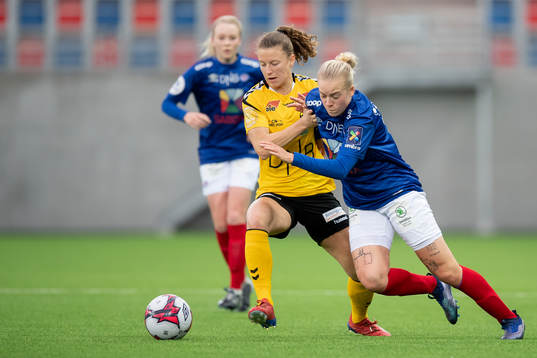 Synne Hansen of LSK Kvinner and Marie Markussen of