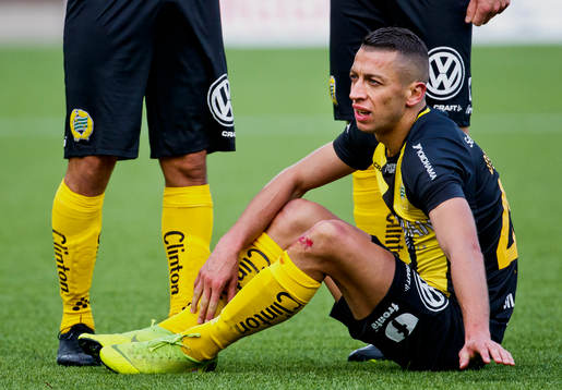 Hammarbys Nikola Djurdjic blöder på knäet