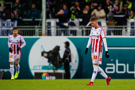 Onni Johannes Simonpoika Valakari of Tromsø looks dejected