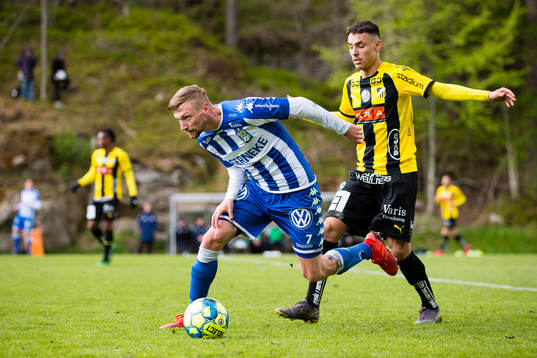 IFK Göteborgs Sebastian Eriksson och Häckens Ali Youssef