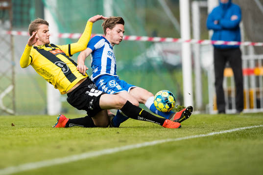 Häckens Johan Hammar och IFK Göteborgs Noah Alexandersson