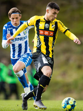 IFK Göteborgs Noah Alexandersson och Häckens Ali Youssef