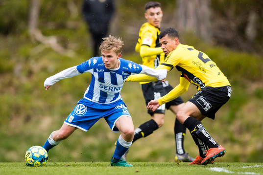 IFK Göteborgs Isak Dahlqvist och Häckens Benjamin Arapovic