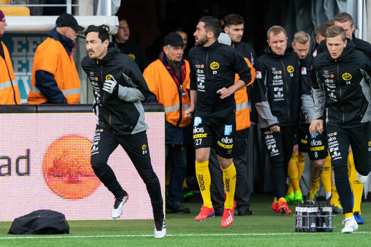 Elfsborgs Stefan Ishizaki kommer in till uppvärmning
