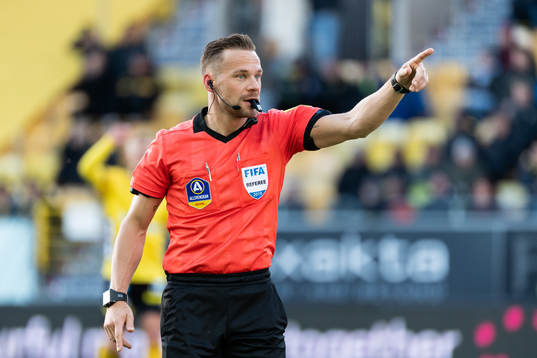 Domare Kristoffer Karlsson