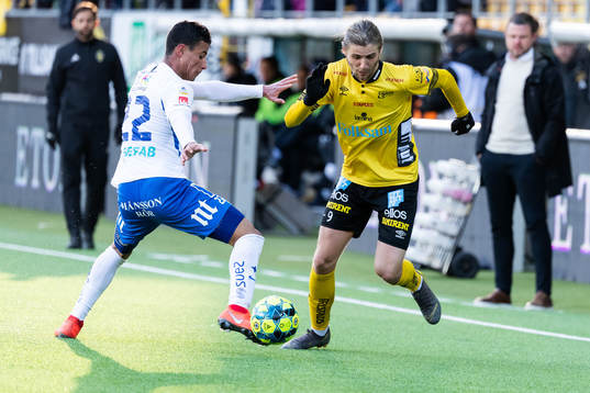Elfsborgs Pawel Cibicki och IFK Norrköpings Ian Smith