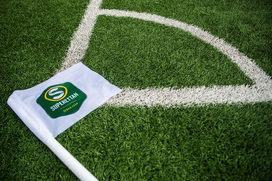 En hörnflagga på konstgräs
