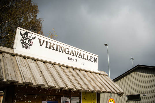 Skylt på Vikingavallen