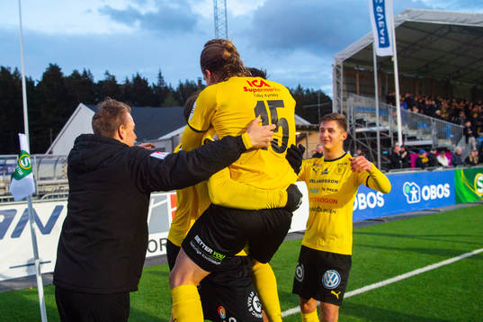 Frejs Luca Gerbino Polo jublar med Leo Bengtsson och