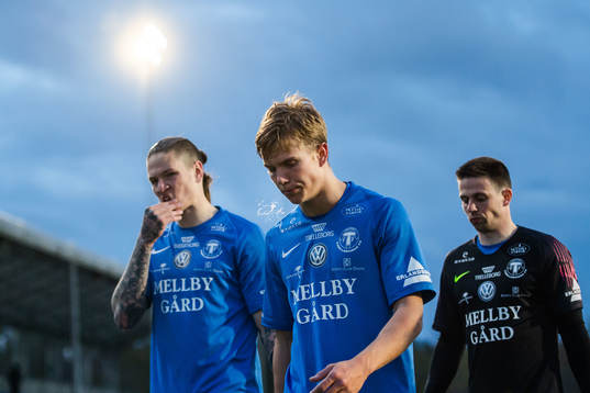 Trelleborgs målvakt Andreas Beck Larsen deppar med