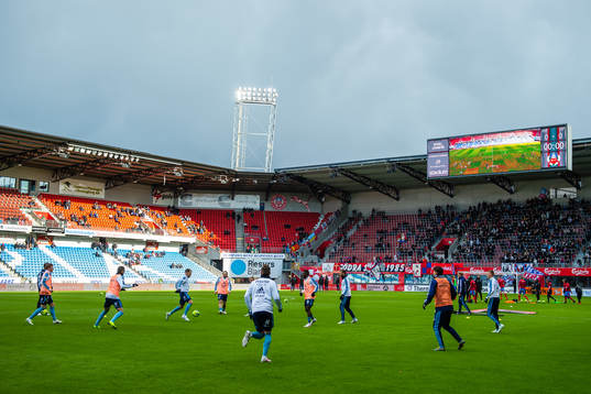 Djurgårdens spelare värmer upp