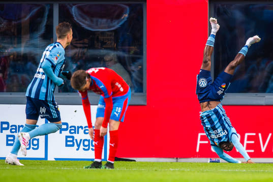 Djurgårdens Mohamed Buya Turay jublar