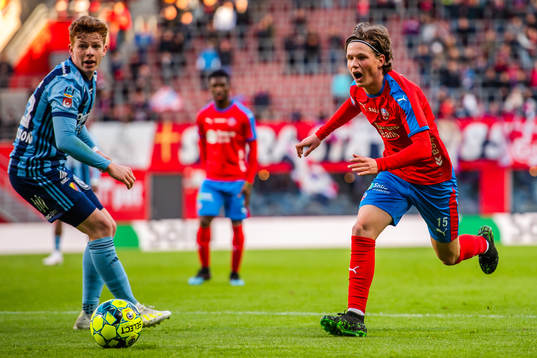 Helsingborgs Max Svensson och Djurgårdens Aslak Witry