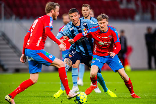 Djurgårdens Erik Berg och Helsingborgs Andri Bjarnason