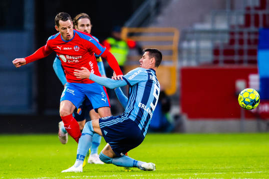 Helsingborgs Johan Persson och Djurgårdens Haris Radetinac