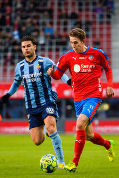 Djurgårdens Astrit Ajdarevic och Helsingborgs Adam Eriksson