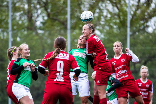 Husies Lina Langebro och Gislövs Malin Jönsson