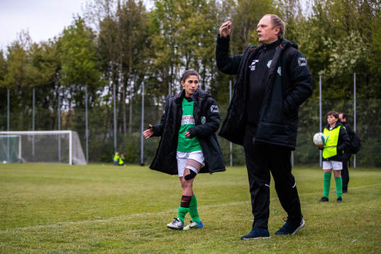 Husies Rezen Yzden och tränare Mathias Johansson