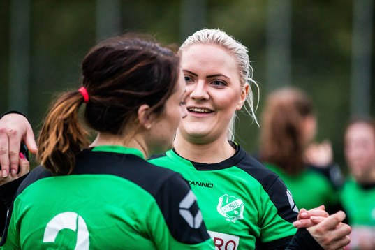 Husies Julia Barte jublar