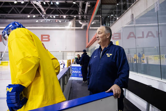 Equipment manager Anders Weiderstål of Sweden at a