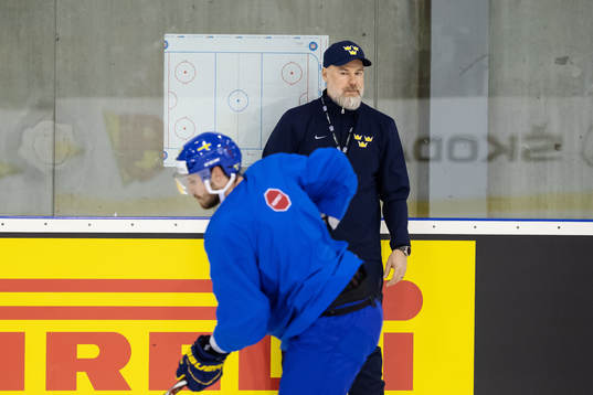 Oliver Ekman Larsson and head coach Rikard Grönborg of