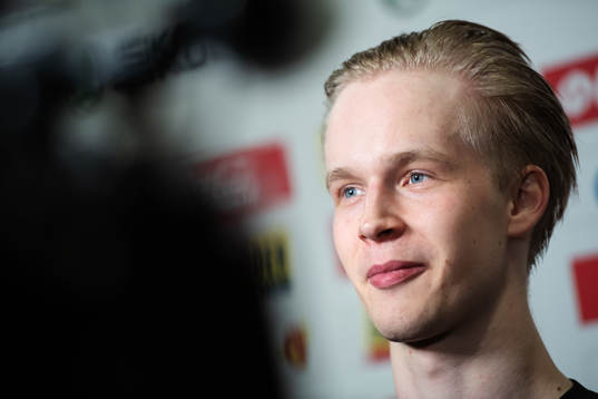 Elias Pettersson of Sweden