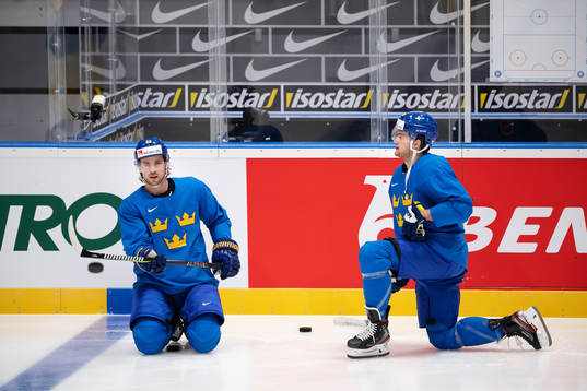 Elias Lindholm and William Nylander of Sweden at a practice