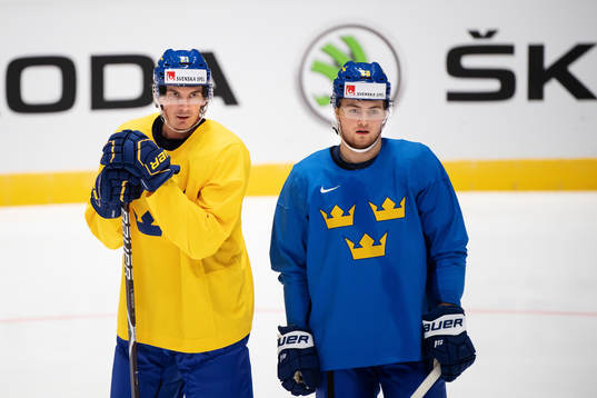 Loui Eriksson and William Nylander of Sweden at a practice