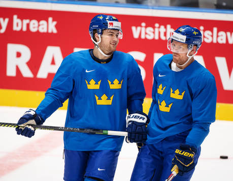 William Nylander and Patric Hörnqvist of Sweden at a