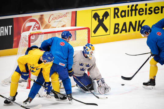 Goaltender Henrik Lundqvist and Loui Eriksson of Sweden at