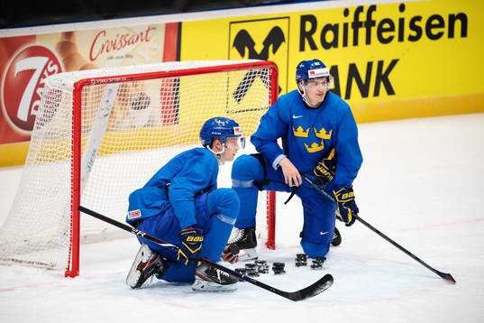 Elias Pettersson and Oskar Lindblom of Sweden at a practice
