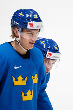 Oskar Lindblom and Elias Lindholm of Sweden at a practice