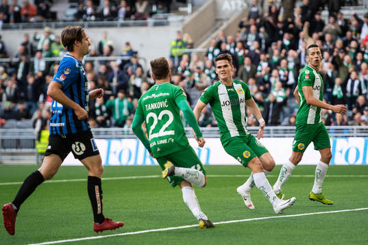 Hammarbys Muamer Tankovic och Vidar Örn Kjartansson jublar