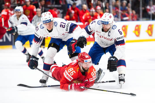 Nikita Kucherov of Russia against Christian Bull and Jonas