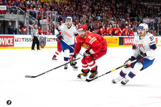 Alexander Ovechkin of Russia and Thomas Valkvæ Olsen of