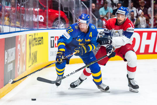Patric Hörnqvist of Sweden and Michal Moravcik of Czech