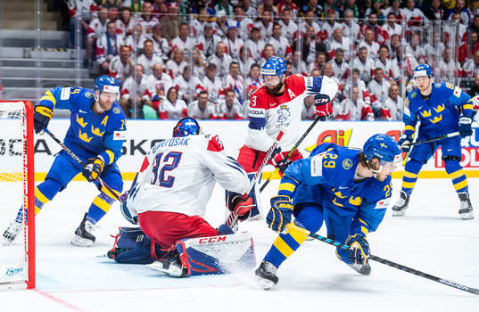 Mattias Ekholm , Mario Kempe and William Nylander against