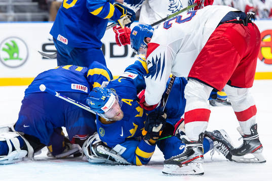 Mattias Ekholm of Sweden against Dmitrij Jaskin of Czech