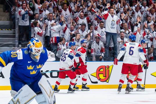 Michal Repik , Filip Hronek , David Musil and Dominik