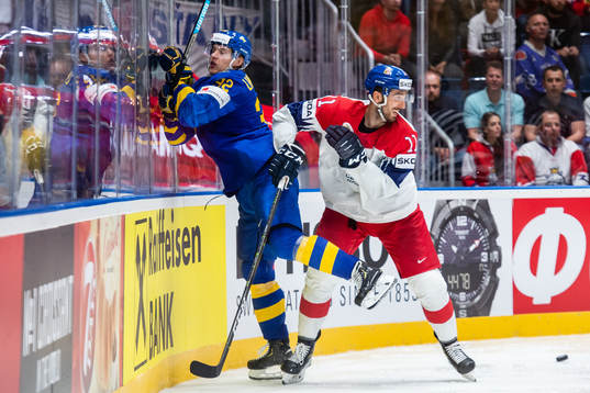 Oskar Lindblom of Sweden and Michal Moravcik of Czech