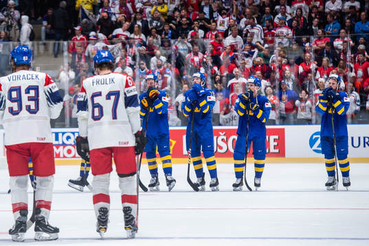 Mattias Ekholm , Marcus Pettersson , Anton Lander and Elias