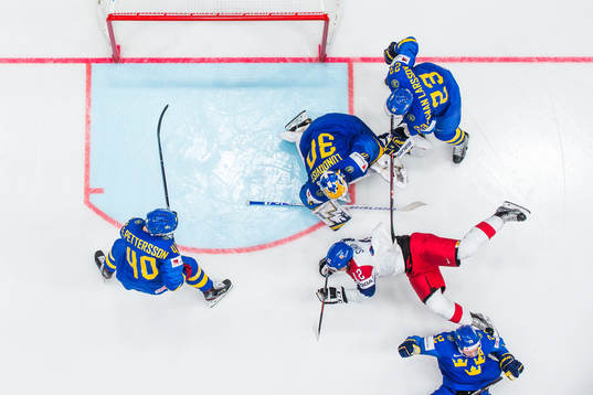 Dominik Simon of Czech Republic in action with Elias