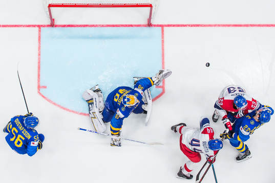 Jan Rutta and Dmitrij Jaskin of Czech Republic against Erik