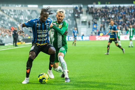 Sirius Kebba Ceesay och Hammarbys Simon Sandberg